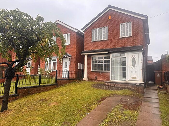 3 Bedroom Detached House To Rent In Walsall Road, Wednesbury, WS10
