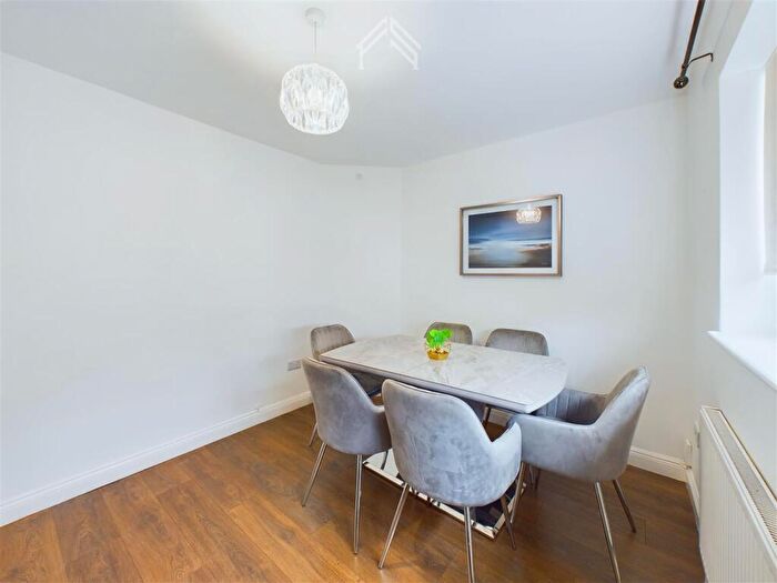 4 Bedroom House To Rent In The Broadway, Harrow, HA3