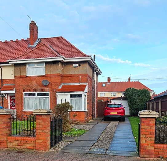 3 Bedroom End Of Terrace House For Sale In Endike Lane, North Hull, Hull, East Yorkshire, HU6