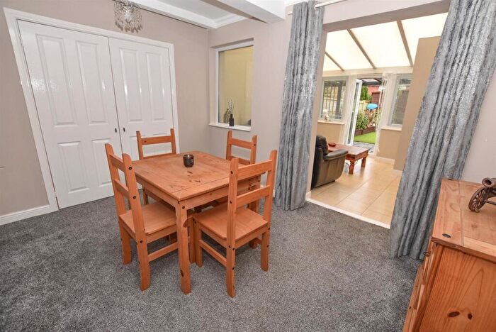 3 Bedroom Terraced House For Sale In Beechwood Road, Bromborough, CH62