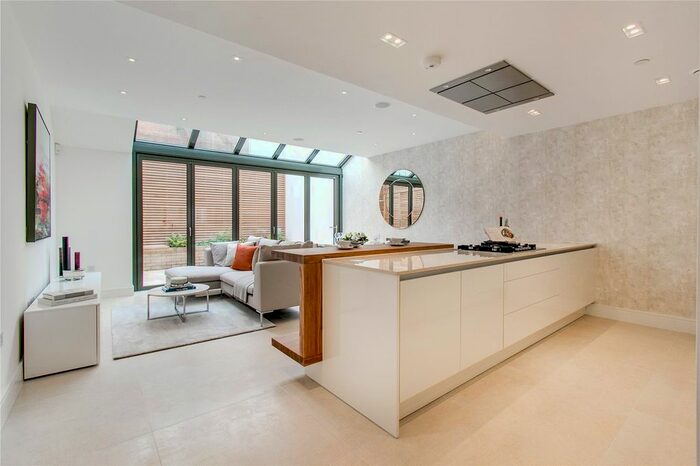 4 Bedroom Terraced House To Rent In Rainsborough Square, Fulham, SW6