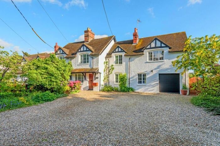 4 Bedroom Semi-Detached House For Sale In Woottens Cottages, Upper Woolhampton, Reading, RG7