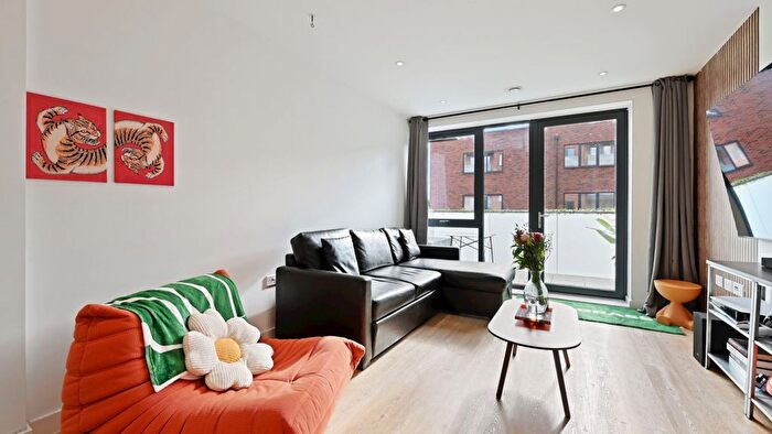 1 Bedroom Flat For Sale In London Nt, W12