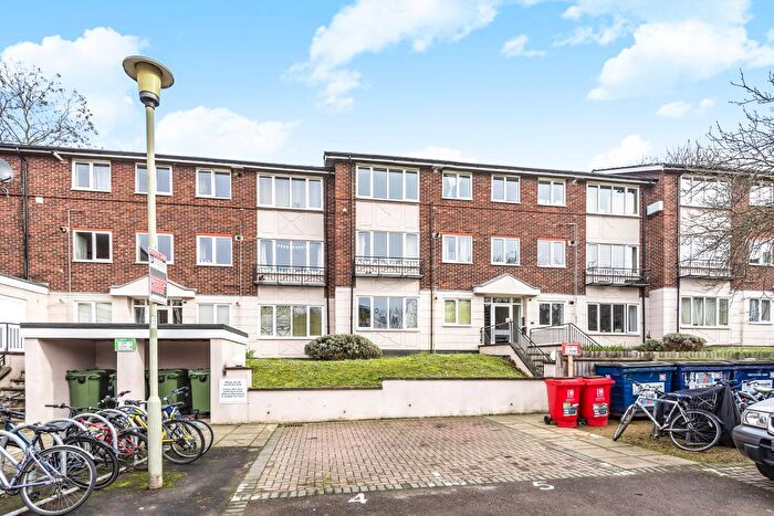 1 Bedroom Apartment To Rent In Lizmans Court, East Oxford, OX4