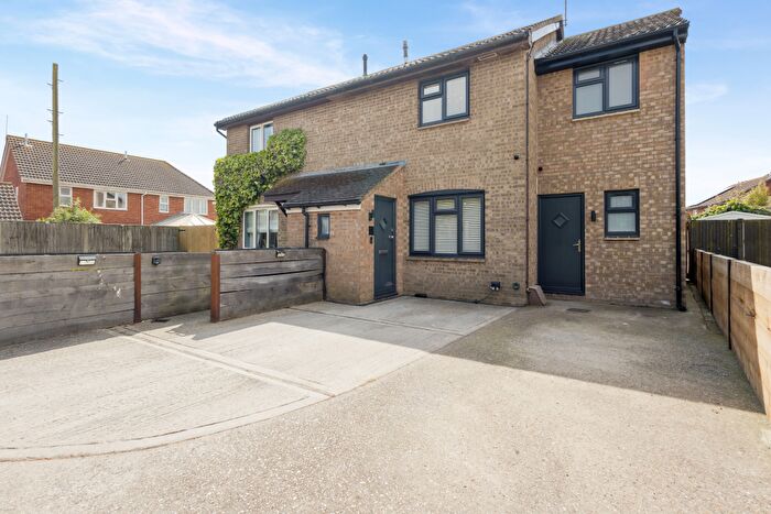 3 Bedroom Semi-Detached House For Sale In The Meadows, Herne, CT6