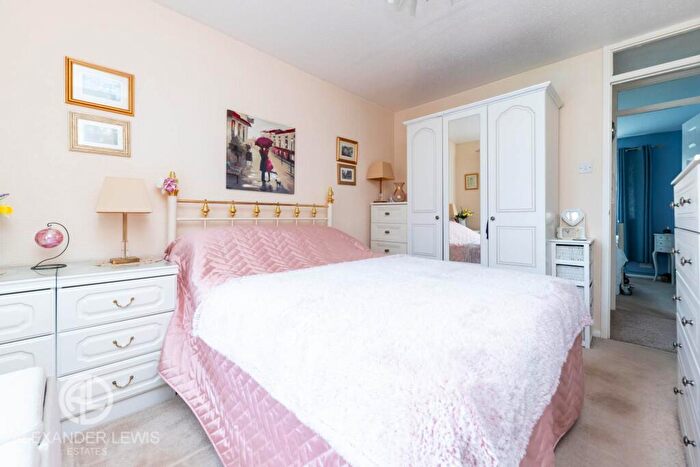 2 Bedroom Bungalow For Sale In Vicarage Close, Arlesey, Beds, SG15