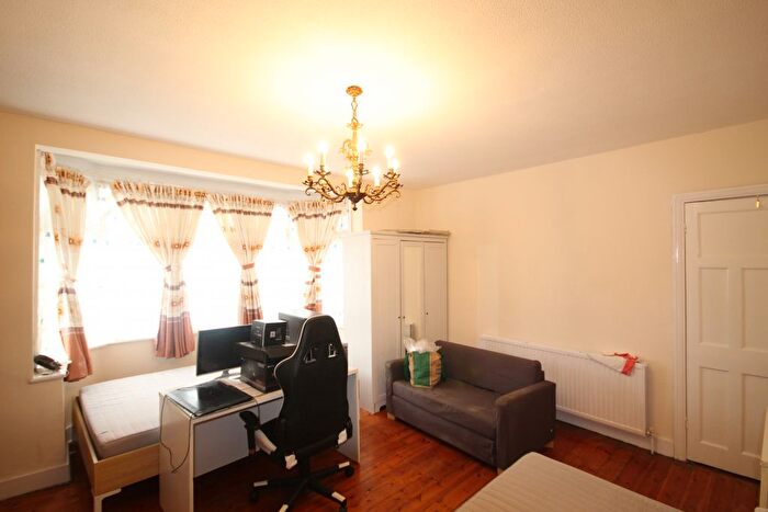 1 Bedroom Maisonette To Rent In Park Chase, Wembley, Middlesex, HA9