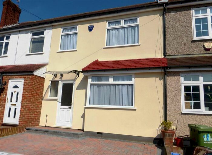 3 Bedroom House To Rent In Carleton Road, Cheshunt, Waltham Cross, EN8