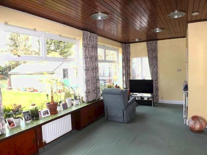 4 Bedroom Detached House For Sale In Dorset Drive, Canons Park, Edgware