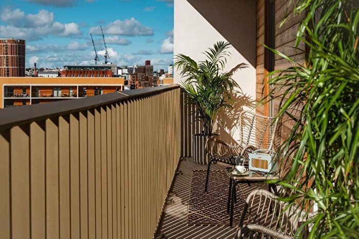 2 Bedroom Apartment To Rent In Sweet Street, Leeds, West Yorkshire, LS11