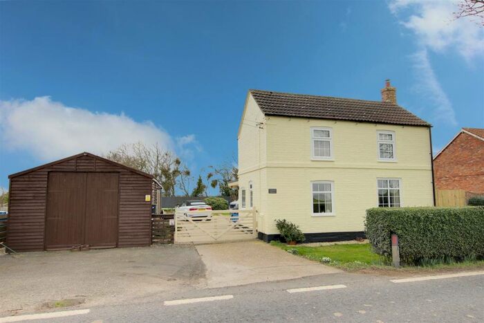 3 Bedroom Detached House For Sale In Sutton Road, Huttoft, Alford, LN13