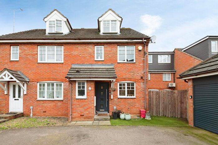 3 Bedroom Town House For Sale In Calder Way, Great Ashby, Stevenage, SG1