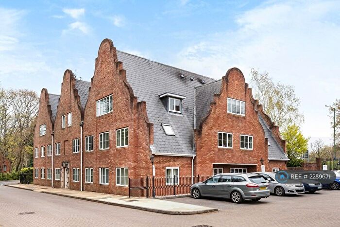 1 Bedroom Flat To Rent In Paddock House, Ascot, SL5