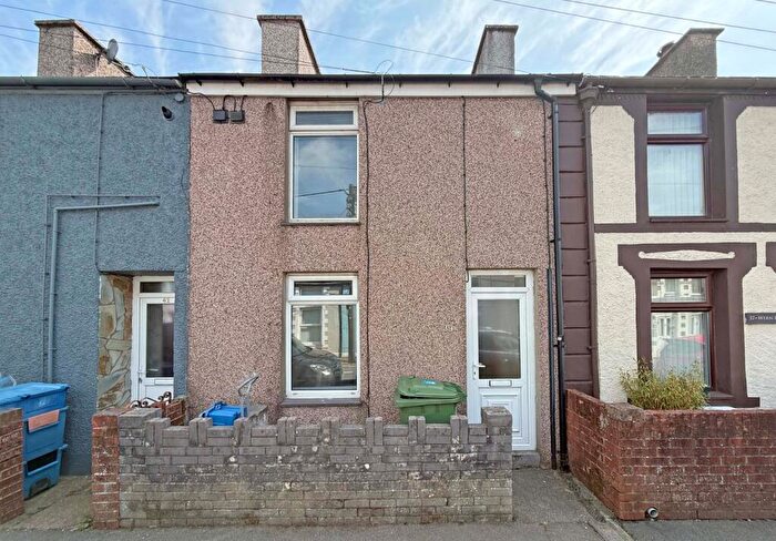 2 Bedroom Terraced House For Sale In High Street, Penygroes, Caernarfon, Gwynedd, LL54