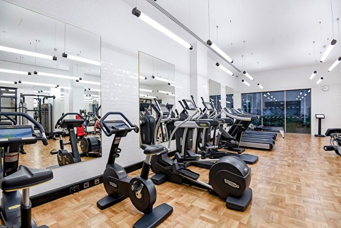 2 Bedroom Flat To Rent In West Hampstead Square, London, NW6