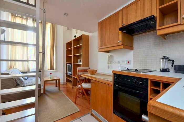 Studio To Rent In Fairholme Road, West Kensington, London, W14