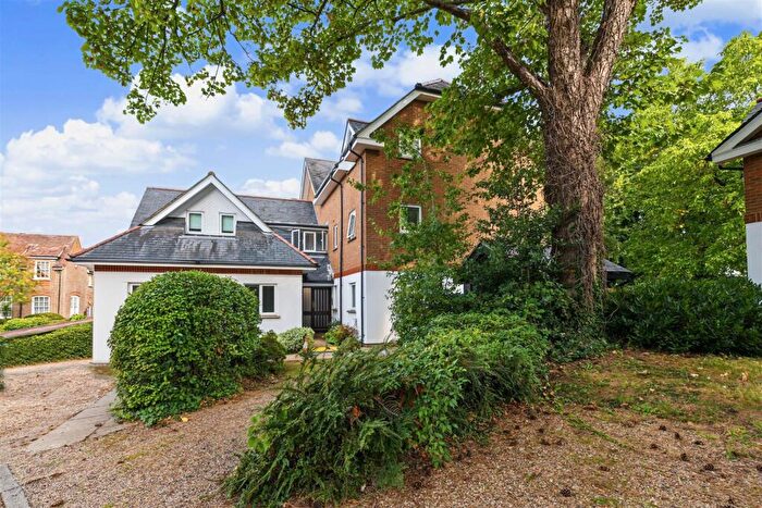 1 Bedroom Flat For Sale In Milton Road, Harpenden, AL5