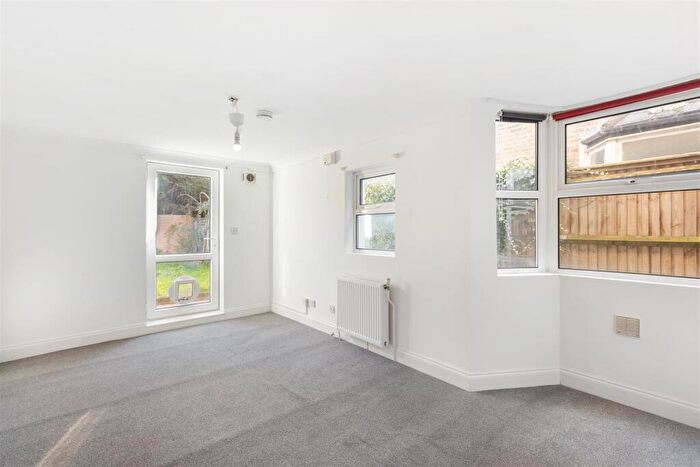 1 Bedroom Flat To Rent In Adys Road, London, SE15