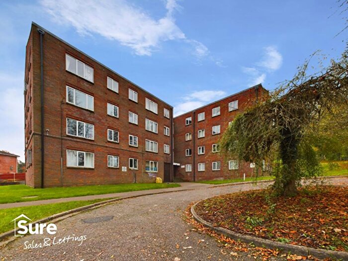 2 Bedroom Flat To Rent In Aldwyck Court, Leighton Buzzard Road, Hemel Hempstead, Hertfordshire, HP1