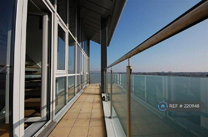 2 Bedroom Penthouse To Rent In Eldon Court, Romford, RM1