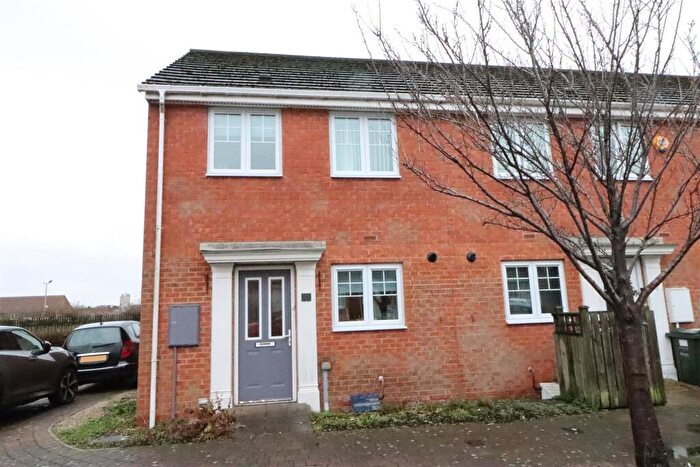 3 Bedroom End Of Terrace House For Sale In Neston Court, Newcastle Upon Tyne, NE3