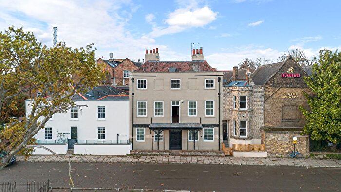 5 Bedroom Town House For Sale In Red Lion House, Chiswick Mall, London, W4