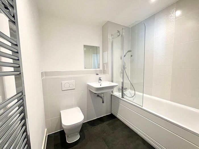 1 Bedroom Flat To Rent In Turnpike Lane, Faygate, Horsham, RH12