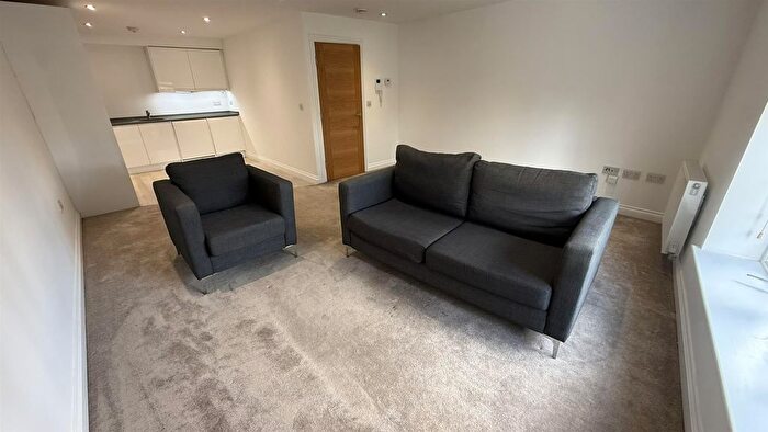 2 Bedroom Flat To Rent In Burton Road, West Didsbury, Manchester., M20