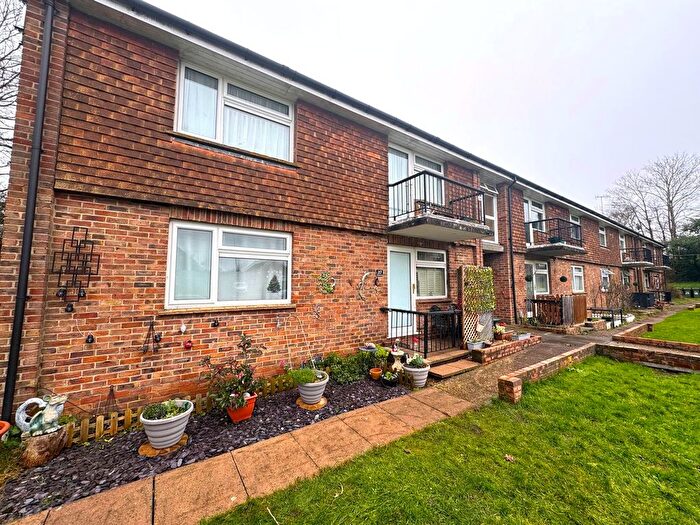 2 Bedroom Flat For Sale In Pound Court, Wood Street Village, Guildford, GU3