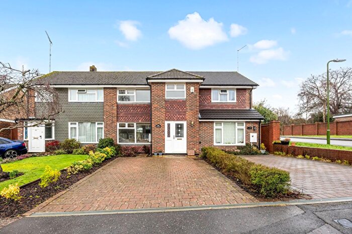 3 Bedroom Terraced House For Sale In Abbotsleigh, Southwater, RH13