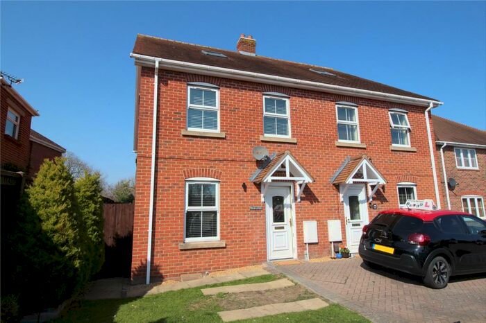 4 Bedroom Semi-Detached House To Rent In Warsash Road, Warsash, Southampton, Hampshire, SO31