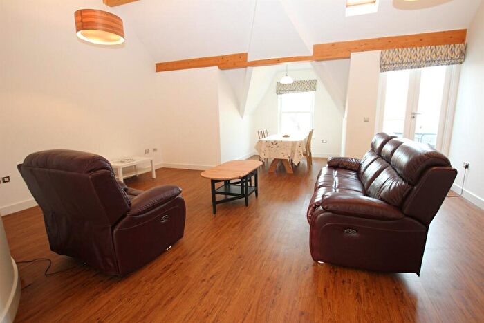 3 Bedroom Apartment To Rent In The Gallery, NG7
