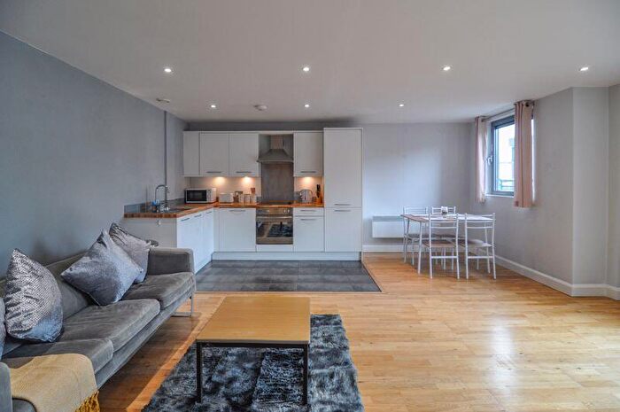 2 Bedroom Apartment To Rent In King Square Avenue, Bristol, BS2