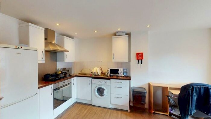 2 Bedroom Flat To Rent In FLat . Cymbeline House, NG1