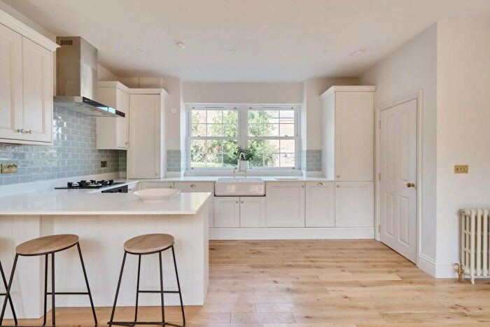 2 Bedroom Detached House For Sale In Inverton Road, London, SE15