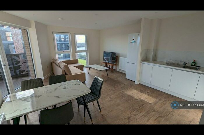 2 Bedroom Flat To Rent In Green Ferry Way, London, E17