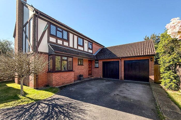 4 Bedroom Detached House For Sale In Rainsborough Chase, Maidenhead, Berkshire, SL6