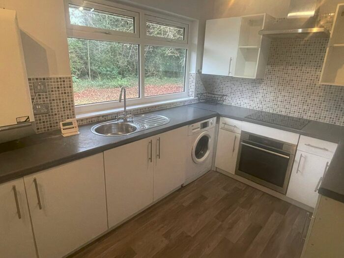 4 Bedroom Bungalow To Rent In Ford Lane, Northenden, Manchester, M22