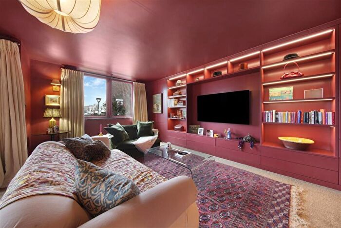 1 Bedroom Block Of Apartments For Sale In Waterside Point, Anhalt Road, SW11