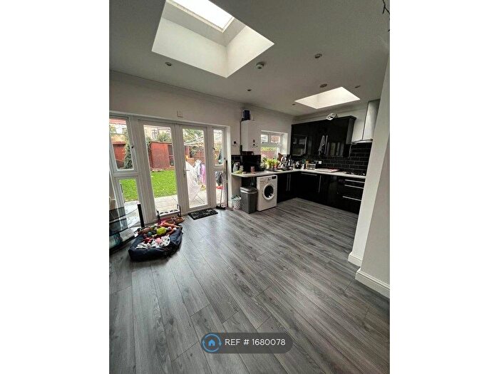 3 Bedroom Terraced House To Rent In Morrab Gardens, Ilford, IG3