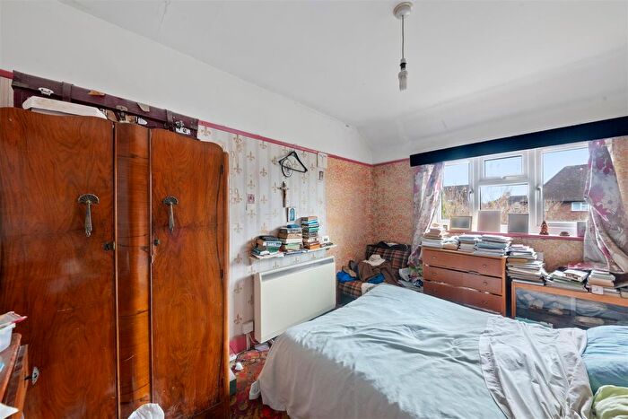 3 Bedroom Terraced House For Sale In Grove Crescent, Feltham, TW13