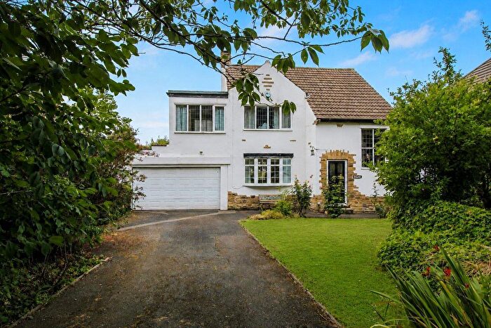 3 Bedroom Detached House For Sale In Barnsley Road, Sandal, Wakefield, WF2