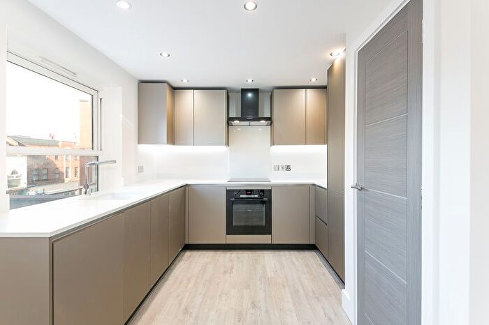 2 Bedroom Flat To Rent In South End, Croydon, CR0