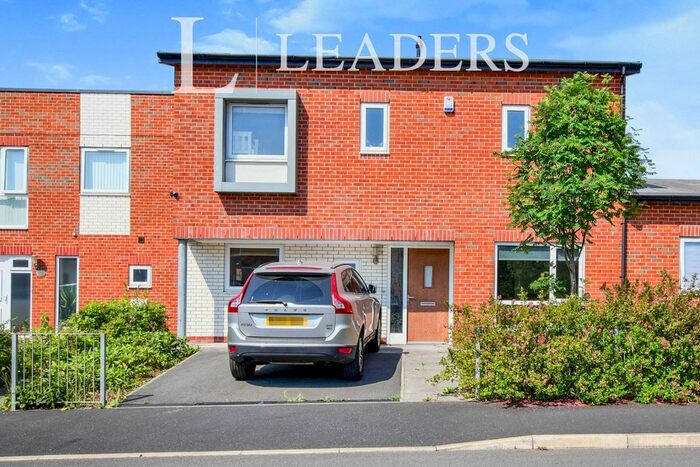 3 Bedroom Flat To Rent In Blackrock Street, Manchester, M11