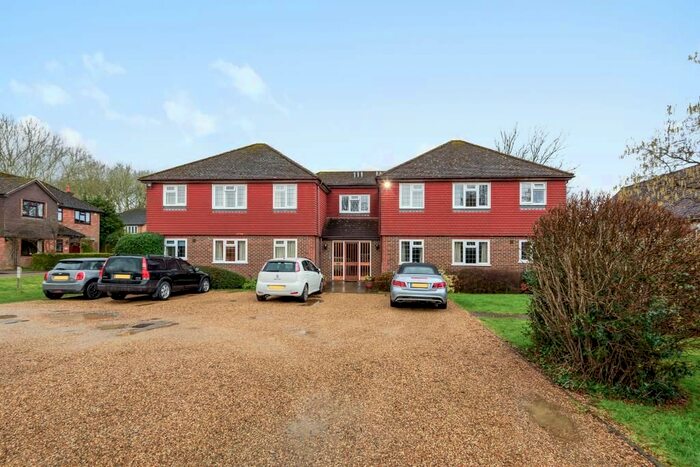 2 Bedroom Flat To Rent In Brays Lane, Hyde Heath HP6