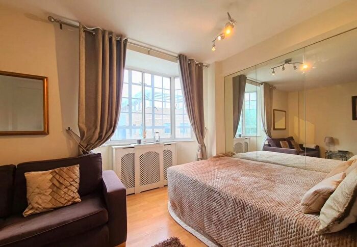 1 Bedroom Flat To Rent In Chelsea Cloisters, Sloane Avenue, London, SW3