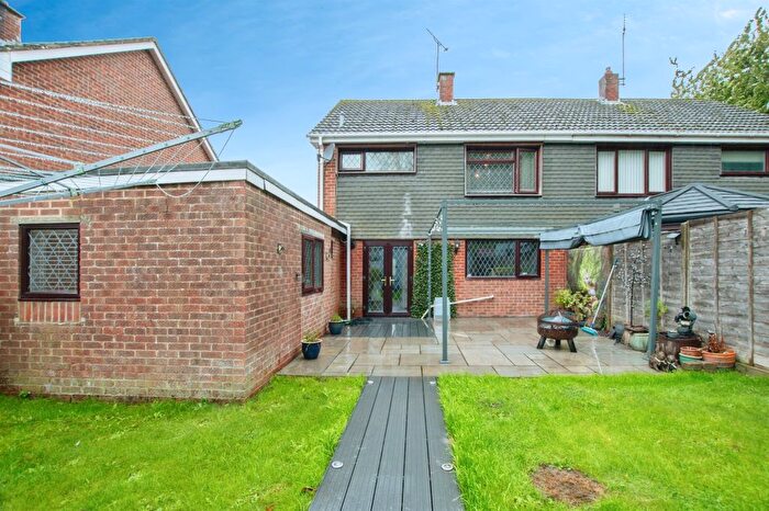 5 Bedroom Semi-Detached House For Sale In Pennys Crescent, Fordingbridge, SP6