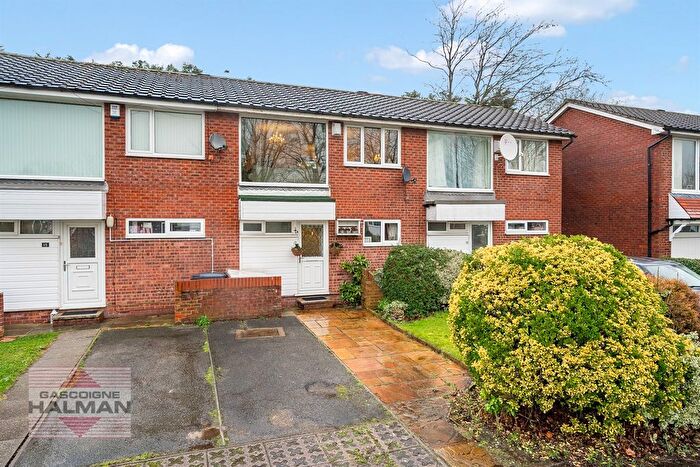 3 Bedroom Mews For Sale In Chestnut Close, Wilmslow, SK9