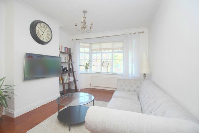 3 Bedroom Terraced House To Rent In Station Road, Crayford, Dartford, DA1