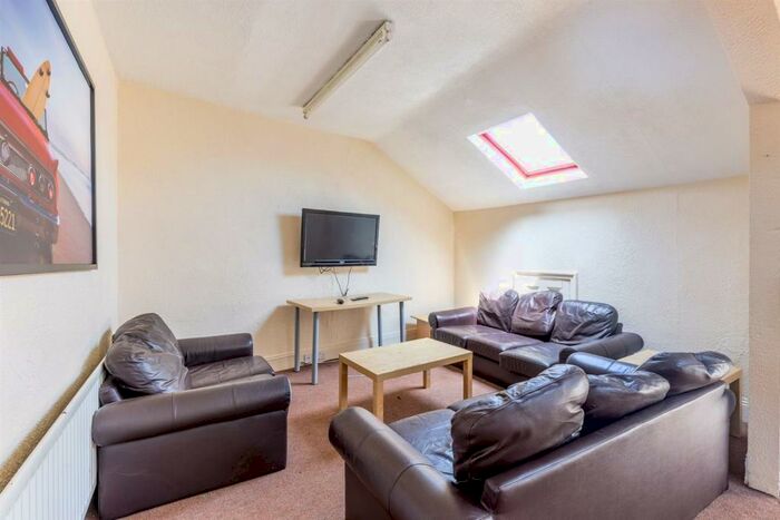 4 Bedroom Maisonette To Rent In - Heaton Road, Heaton, NE6